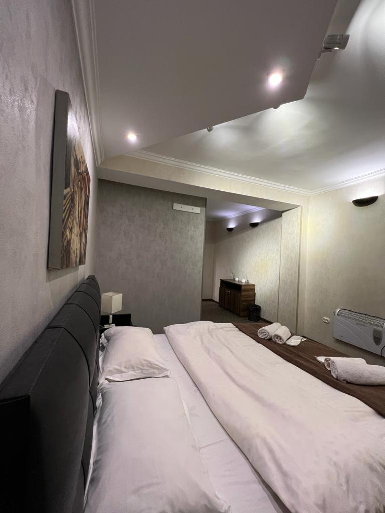 Elno Hotel Tbilisi ภายนอก รูปภาพ
