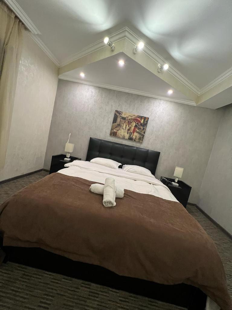 Elno Hotel Tbilisi ภายนอก รูปภาพ