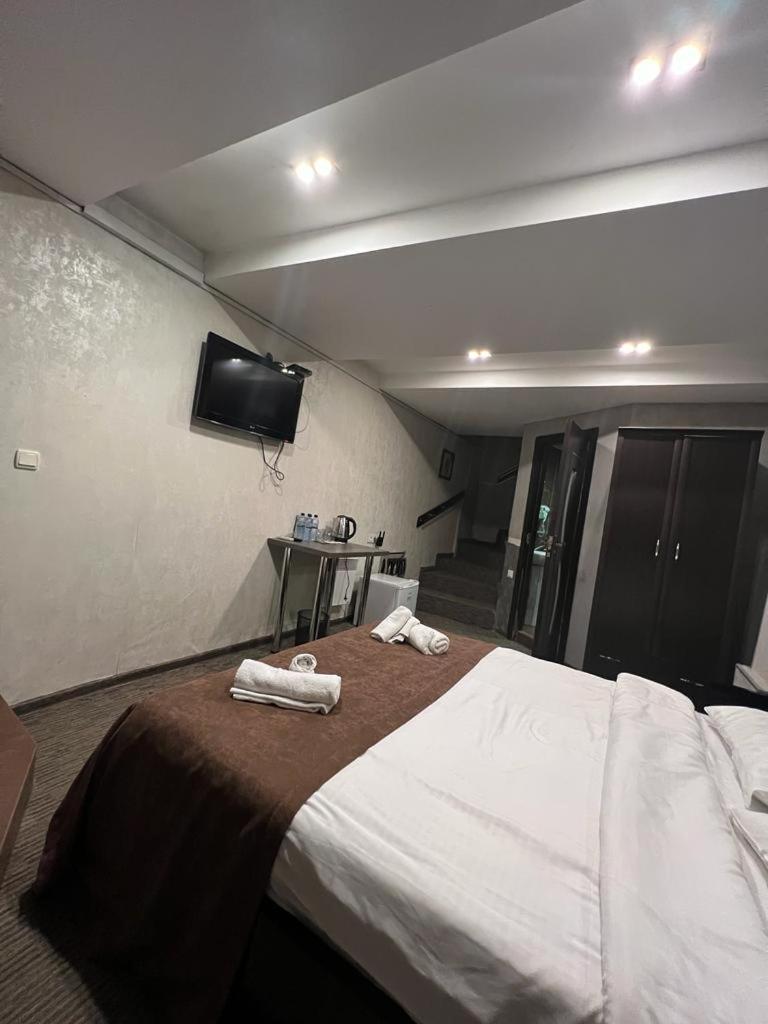 Elno Hotel Tbilisi ภายนอก รูปภาพ
